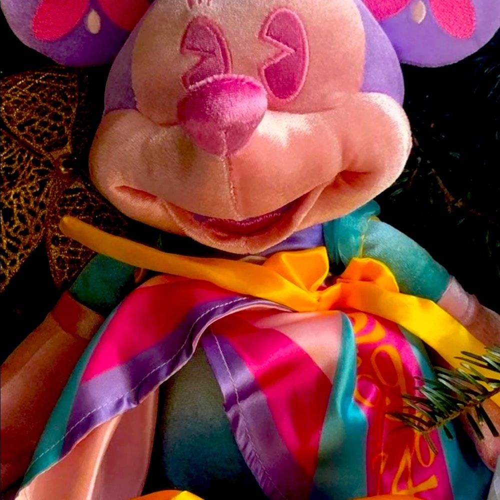 Minnie Main Attraction Bundle Small World